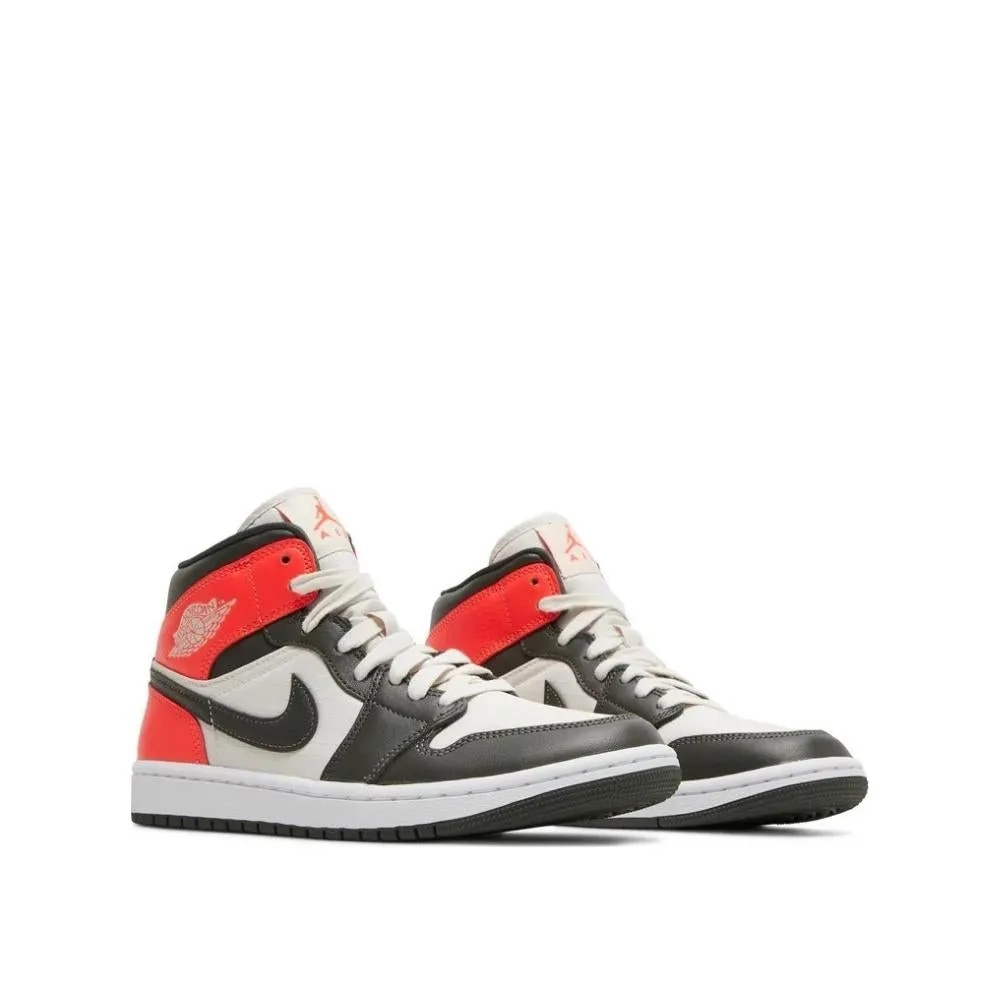 Air Jordan 1 Mid Newsprint