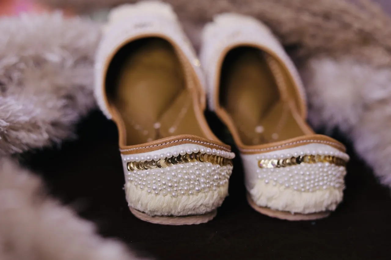 Ivory Glitz - White Jutti Set