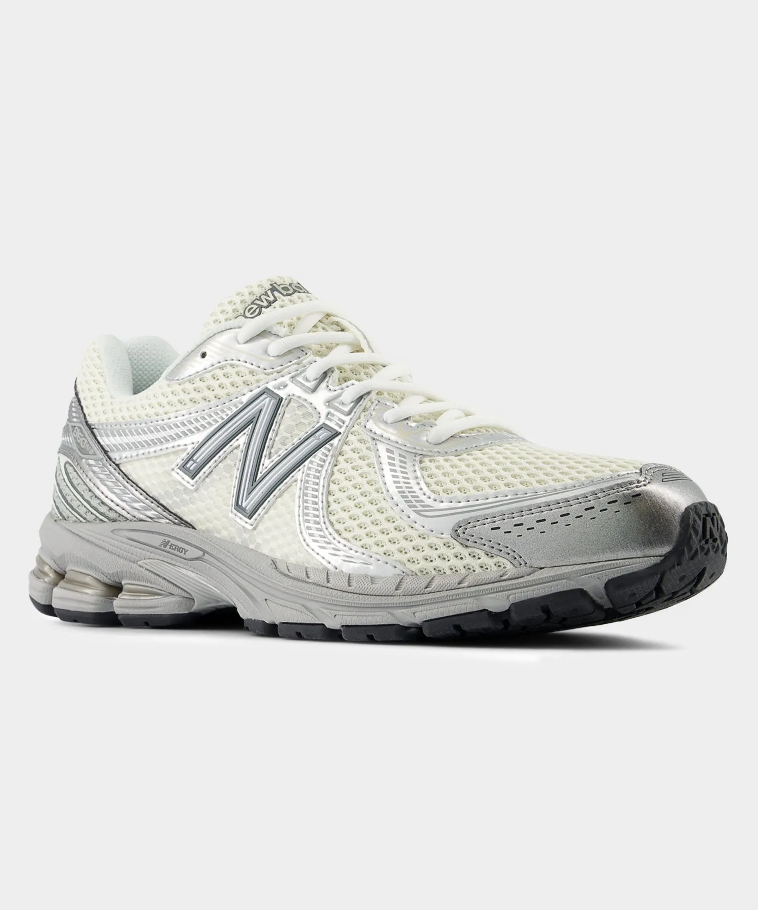 New Balance 860v2 in Sea Salt   Grey