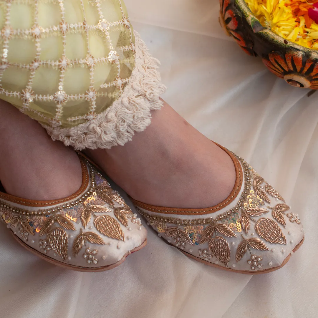 Parizah White Handcrafted Pastel Sequin & Threadwork Jutti