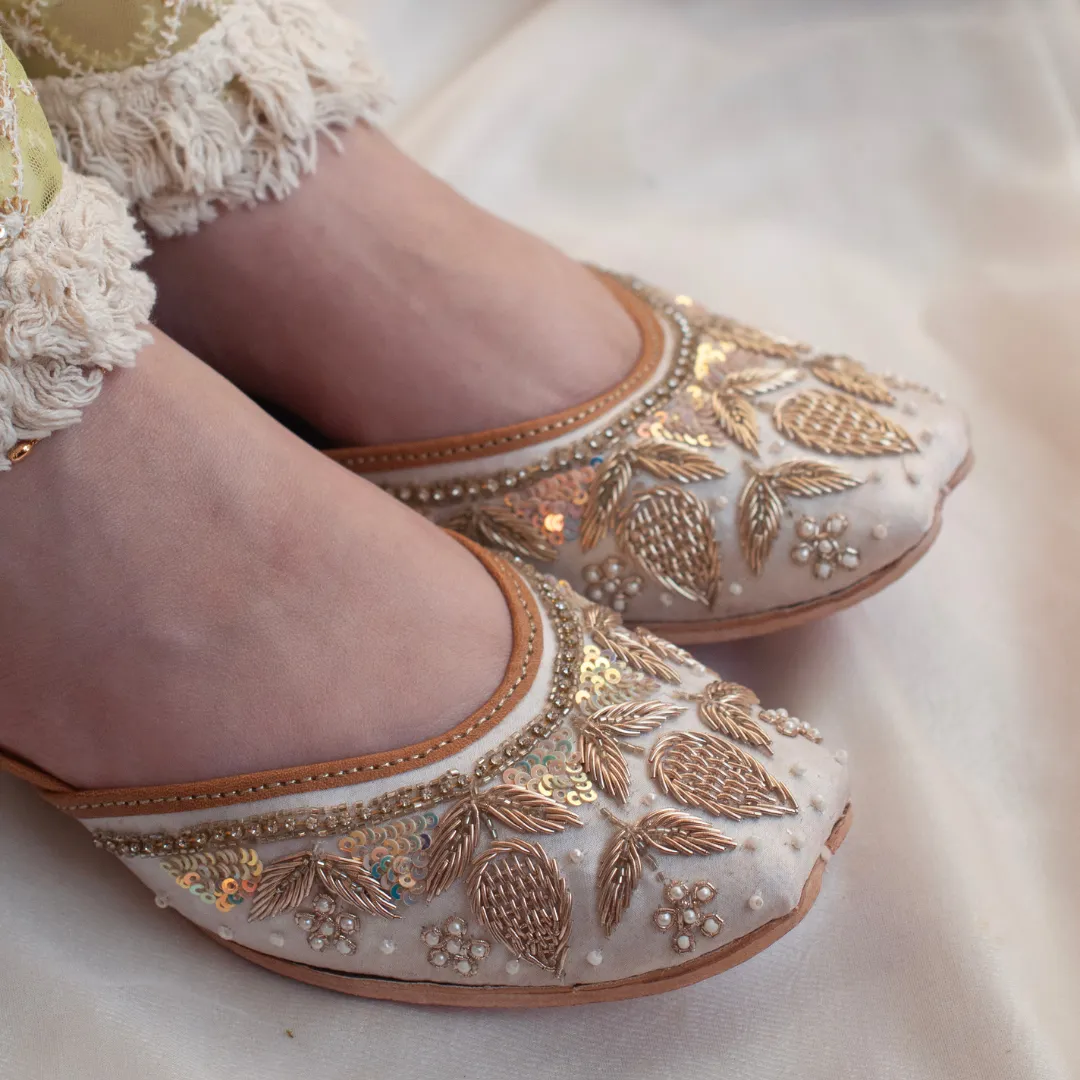 Parizah White Handcrafted Pastel Sequin & Threadwork Jutti