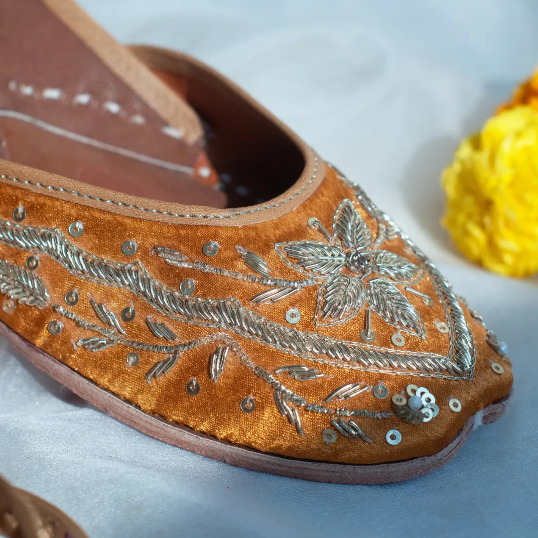 Saanjh Rust Handcrafted Sequin & Threadwork Jutti