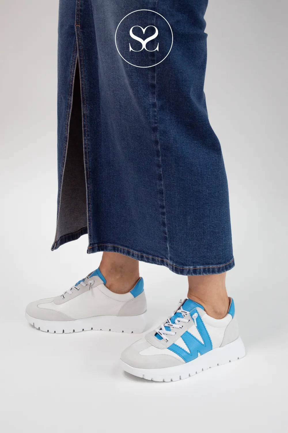 WONDERS A-2476 WHITE/BRIGHT BLUE LEATHER PULL ON WEDGE TRAINERS