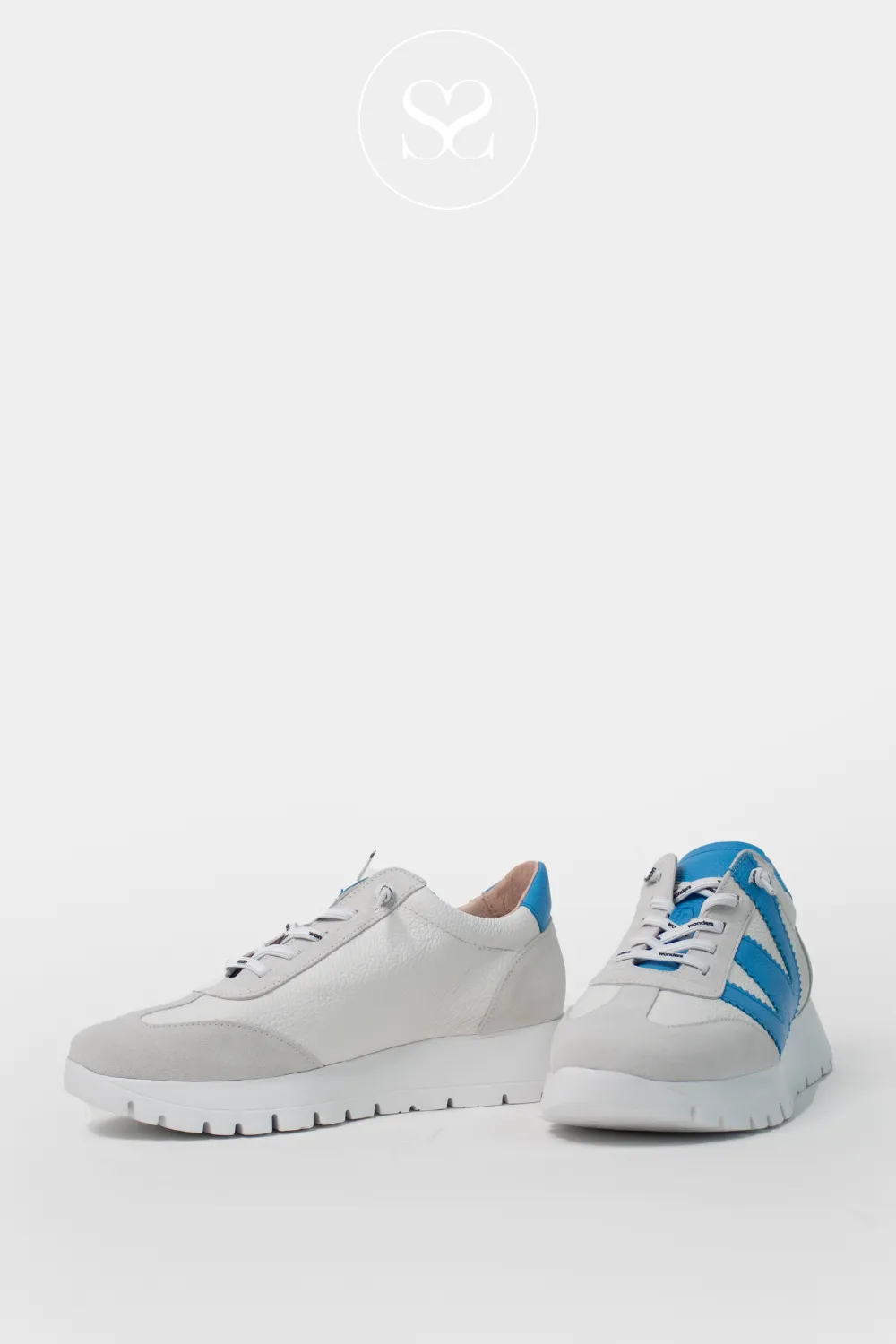 WONDERS A-2476 WHITE/BRIGHT BLUE LEATHER PULL ON WEDGE TRAINERS