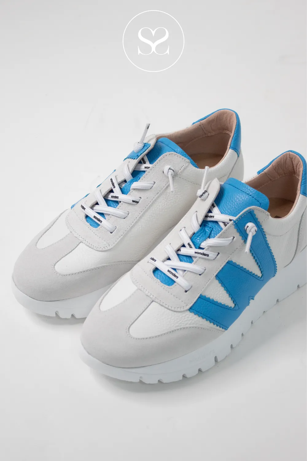 WONDERS A-2476 WHITE/BRIGHT BLUE LEATHER PULL ON WEDGE TRAINERS